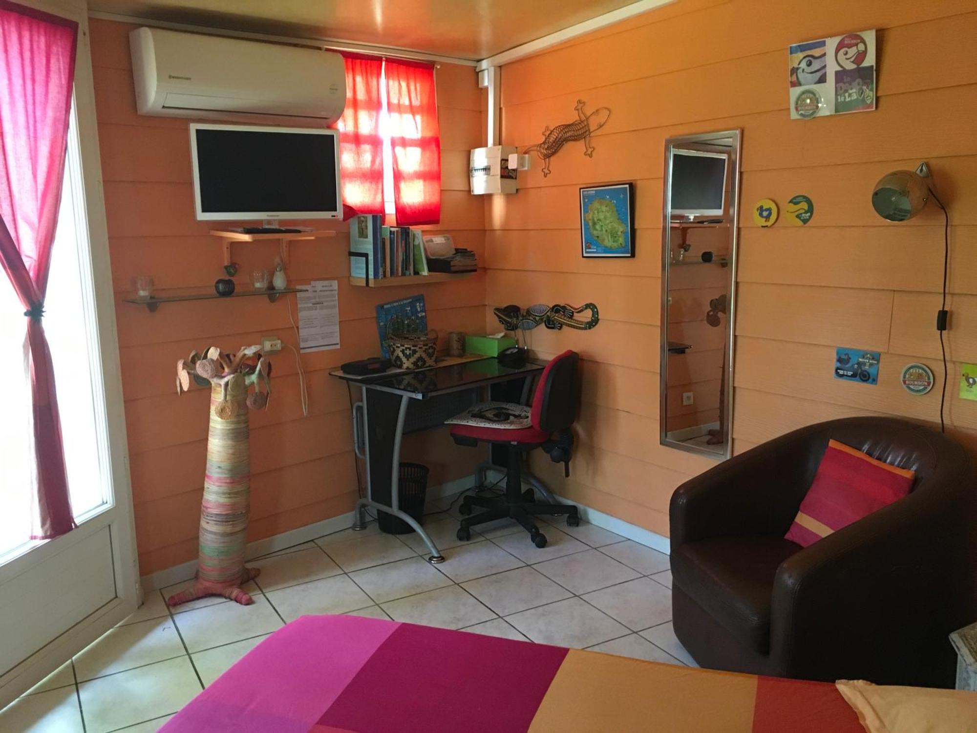 Maison Joss Studio Proche Aeroport Sainte-Clotilde Buitenkant foto