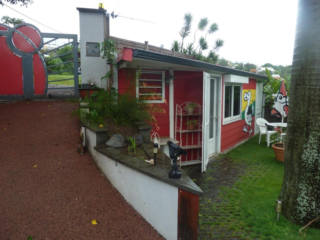 Maison Joss Studio Proche Aeroport Sainte-Clotilde Buitenkant foto
